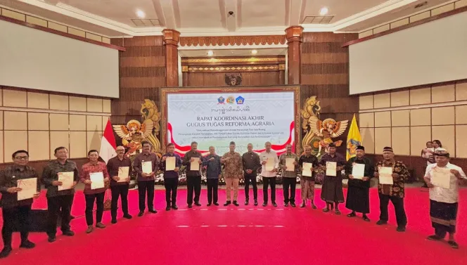 
Serahkan Sertipikat di Bali, Menteri Nusron Ungkap Manfaat Sertipikasi Tanah untuk Perekonomian